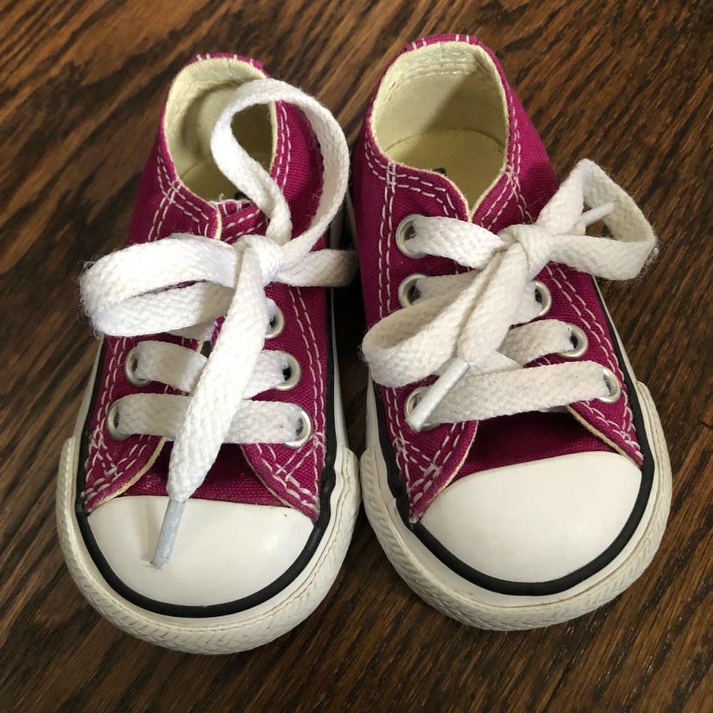 EEEUC Toddler Converse, size 3